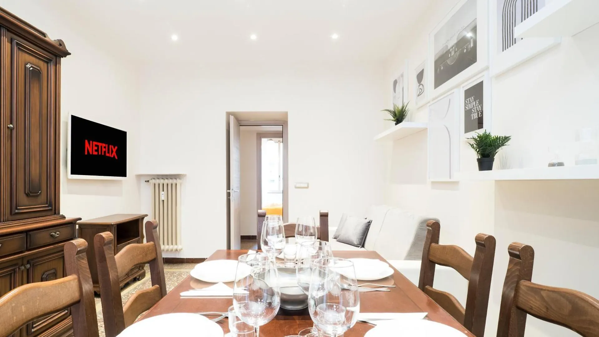 Apartment {Colosseum 10 Minutes} Netflix & Free Wi-Fi Rome