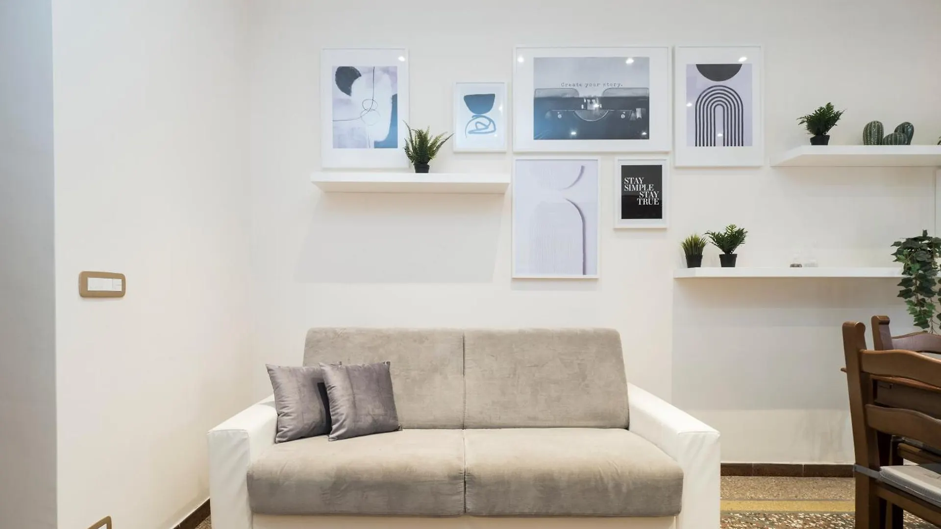 Apartment {Colosseum 10 Minutes} Netflix & Free Wi-Fi Rome